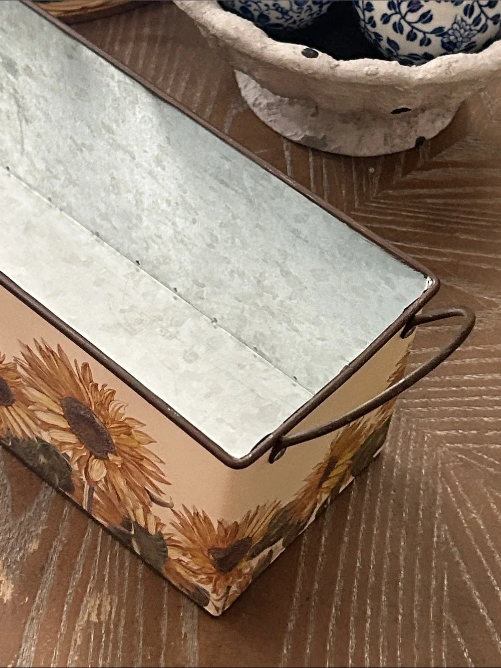 NEW! Vintage Inspired Shabby Chic LARGE Sunflower Metal Planter Box Basket